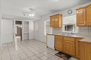 909 N Naid St, Grand Saline, TX 75140 - Photo 15