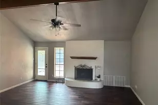 209 Porter Ct, Crowley, TX 76036 - Photo 5