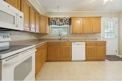 1726 Dorothy Drive, Grand Prairie, TX 75051 - Photo 17