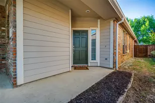 331 Clifton Cir, Lantana, TX 76226 - Photo 3
