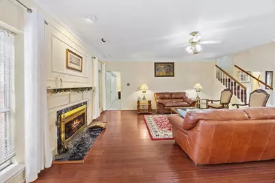 2400 Silverthorne Court, Highland Village, TX 75077 - Photo 5