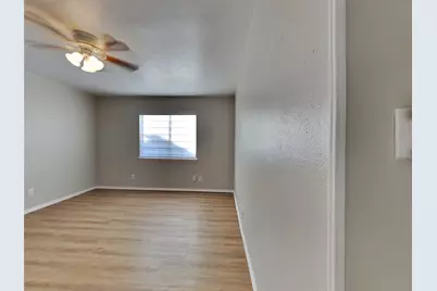 2112 Victoria Road, Carrollton, TX 75007 - Photo 9