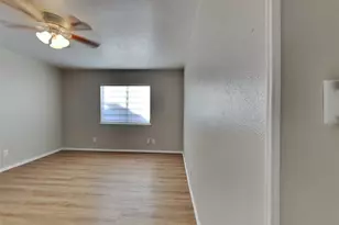 2112 Victoria Rd, Carrollton, TX 75007 - Photo 9