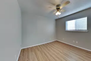 2112 Victoria Rd, Carrollton, TX 75007 - Photo 15