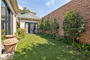 10 St Laurent Pl, Dallas, TX 75225 - Photo 17