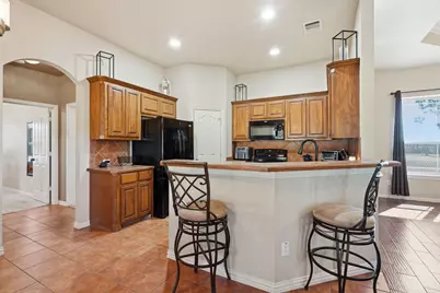 201 N Casey Court, Springtown, TX 76082 - Photo 7