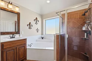 201 N Casey Ct, Springtown, TX 76082 - Photo 13