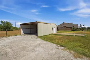 201 N Casey Ct, Springtown, TX 76082 - Photo 31