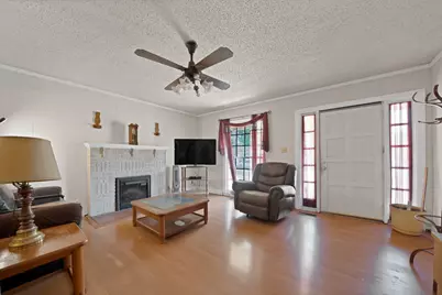 515 Frontier Street, River Oaks, TX 76114 - Photo 9
