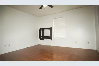 1008 Southmoor Drive #1012, Arlington, TX 76010 - Photo 5