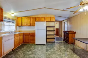 615 SW 20th St, Mineral Wells, TX 76067 - Photo 5