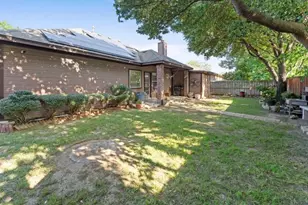 1025 Pearson St, Irving, TX 75061 - Photo 3