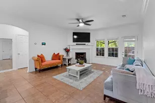 1025 Pearson St, Irving, TX 75061 - Photo 5