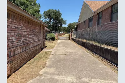 6313 Overlake Drive, Fort Worth, TX 76135 - Photo 3