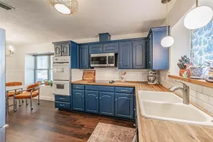 5500 Meadow Oak St, North Richland Hills, TX 76180 - Photo 5