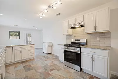 803 Hollywood Avenue, Dallas, TX 75208 - Photo 7