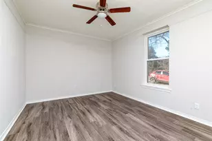 5700 Pershing Ave, Fort Worth, TX 76107 - Photo 17