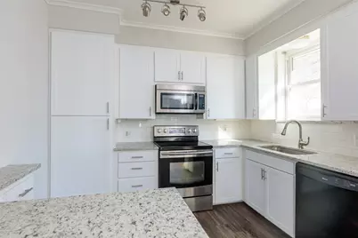 5700 Pershing Avenue, Fort Worth, TX 76107 - Photo 11