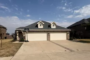 1029-1031 Skyview Ct, Midlothian, TX 76065 - Photo 1