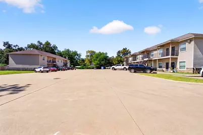 403 Nacogdoches Street, Center, TX 75935 - Photo 15