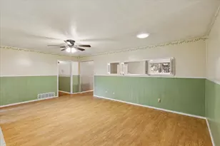 512 Brown Trail Ct, Hurst, TX 76053 - Photo 13