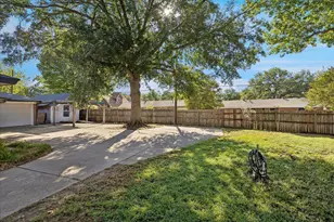 512 Brown Trail Ct, Hurst, TX 76053 - Photo 35
