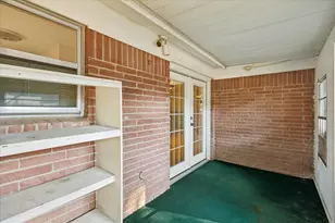 512 Brown Trail Ct, Hurst, TX 76053 - Photo 33