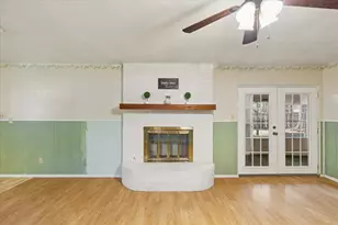 512 Brown Trail Ct, Hurst, TX 76053 - Photo 15