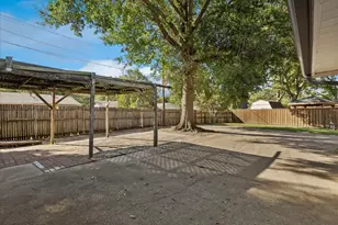 512 Brown Trail Ct, Hurst, TX 76053 - Photo 35