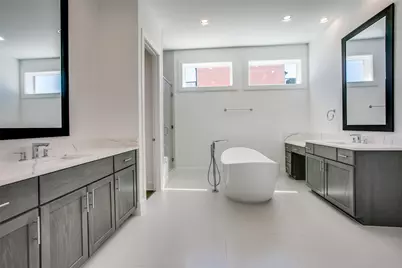 207 Carroll Street, Fort Worth, TX 76107 - Photo 7