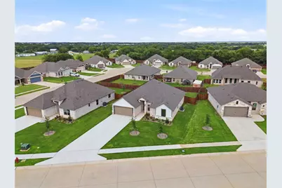 728 Raylan Street, Springtown, TX 76082 - Photo 39