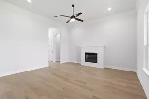 728 Raylan St, Springtown, TX 76082 - Photo 13