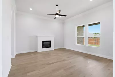 728 Raylan Street, Springtown, TX 76082 - Photo 15