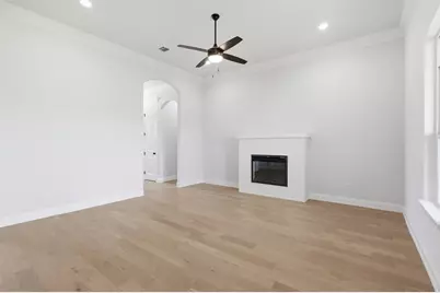 728 Raylan Street, Springtown, TX 76082 - Photo 13