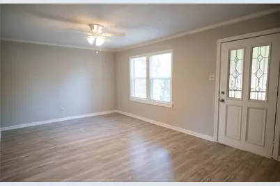 2720 Hanger Avenue, Fort Worth, TX 76105 - Photo 5