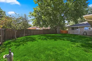 1407 Glenhill Ln, Lewisville, TX 75077 - Photo 33