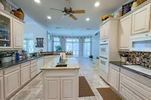 702 Pintail Ct, Granbury, TX 76049 - Photo 3