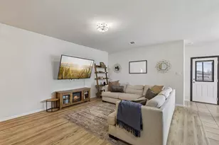 9213 Hill Topper Trl, Fort Worth, TX 76131 - Photo 5