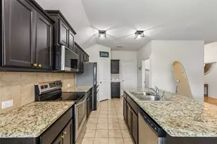 9213 Hill Topper Trl, Fort Worth, TX 76131 - Photo 9