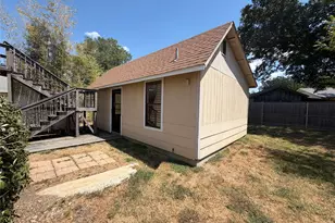 805 S 3rd St, Grandview, TX 76050 - Photo 25