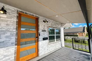 1601 S Travis St, Sherman, TX 75090 - Photo 3