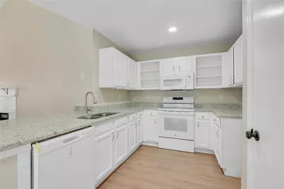 1428 Woodfern Drive, Arlington, TX 76018 - Photo 9