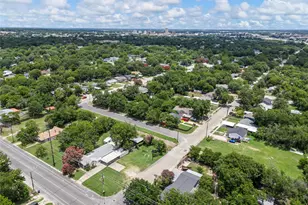 1320 S 26th St, Waco, TX 76706 - Photo 33