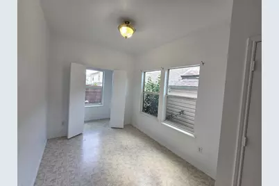 1705 Tabasco Plaza, Dallas, TX 75211 - Photo 5