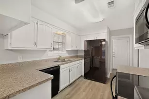1020 Almond Dr, Mansfield, TX 76063 - Photo 13