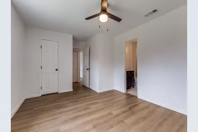 2032 Meadfoot Road, Carrollton, TX 75007 - Photo 9