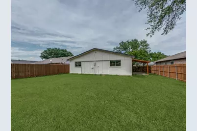 2032 Meadfoot Road, Carrollton, TX 75007 - Photo 17