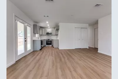 2032 Meadfoot Road, Carrollton, TX 75007 - Photo 5