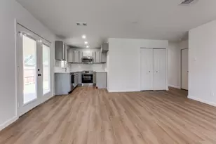 2032 Meadfoot Rd, Carrollton, TX 75007 - Photo 5