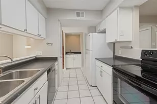 1991 Shorewood Dr, Grapevine, TX 76051 - Photo 9